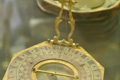 travel_sundial_clock_credit_LindsayWant